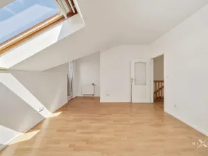 Pronájem rodinného domu, Praha - Štěrboholy, Pod areálem, 324 m2