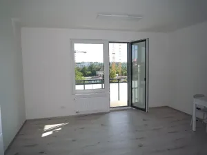 Pronájem bytu 1+kk, Praha - Strašnice, Strančická, 34 m2