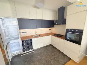 Pronájem bytu 2+kk, Praha - Holešovice, Komunardů, 61 m2
