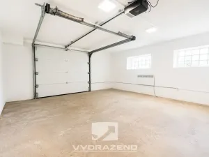 Prodej rodinného domu, Stará Paka - Ústí, 300 m2