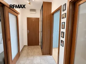Pronájem bytu 3+1, Praha - Podolí, Kaplická, 55 m2