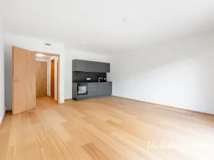 Pronájem bytu 1+kk, Praha - Modřany, Vrátnická, 40 m2