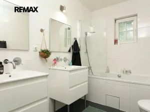 Pronájem rodinného domu, Praha - Nebušice, Na Malé Šárce, 302 m2