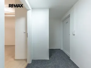 Prodej bytu 1+kk, Praha - Střížkov, Děčínská, 23 m2