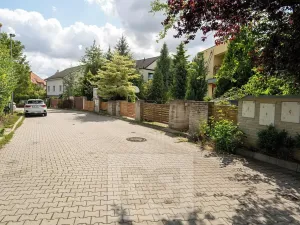 Pronájem rodinného domu, Praha - Kbely, Pod Nouzovem, 148 m2