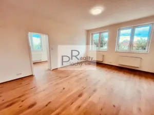 Prodej bytu 2+kk, Hevlín, 67 m2
