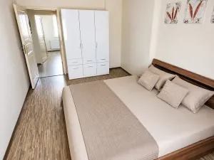 Prodej bytu 3+1, Karlovy Vary, Vřídelní, 74 m2