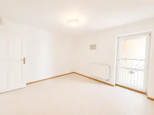 Pronájem bytu 2+kk, Praha - Holešovice, Komunardů, 86 m2
