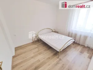 Pronájem bytu 3+1, Praha - Řepy, Krolmusova, 80 m2