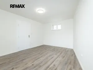 Prodej bytu 1+1, Čistá, nám. Václavské, 43 m2