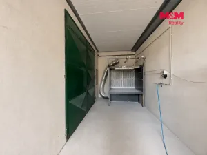 Prodej obchodního prostoru, Klenovice, 851 m2