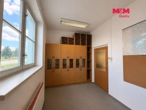 Prodej obchodního prostoru, Klenovice, 851 m2