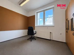 Prodej obchodního prostoru, Klenovice, 851 m2