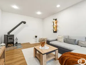 Prodej bytu 3+1, Liberk - Uhřínov, 56 m2