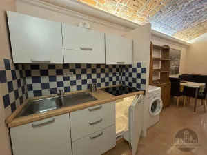 Pronájem bytu 2+kk, Praha - Žižkov, Blahníkova, 36 m2