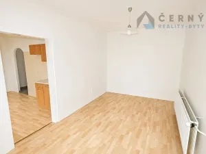 Pronájem bytu 2+kk, Liberec, Dobiášova, 36 m2