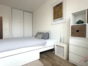 Pronájem bytu 2+kk, Praha - Kyje, Pelušková, 45 m2