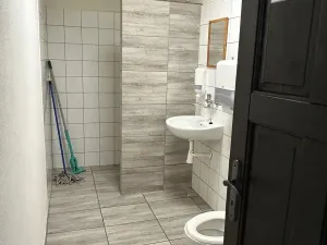 Pronájem skladu, Hajany, 450 m2
