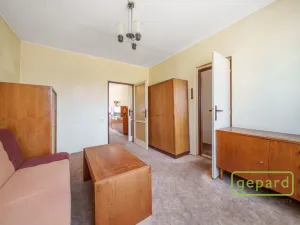 Prodej bytu 2+1, Karlovy Vary, Krymská, 55 m2
