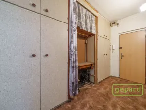 Prodej bytu 2+1, Karlovy Vary, Krymská, 55 m2