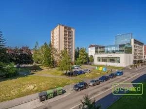 Prodej bytu 2+1, Karlovy Vary, Krymská, 55 m2