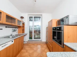 Prodej bytu 2+1, Pardubice - Zelené Předměstí, Sladkovského, 76 m2