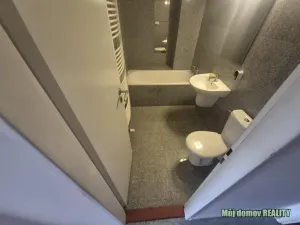 Pronájem bytu 1+kk, Praha - Vysočany, Freyova, 23 m2