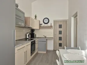 Pronájem bytu 2+kk, Praha - Karlín, 45 m2