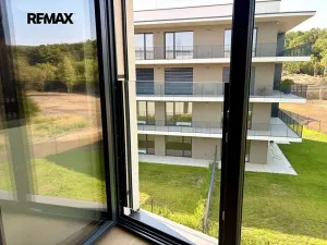Pronájem bytu 1+kk, Praha - Košíře, Na Stárce, 39 m2
