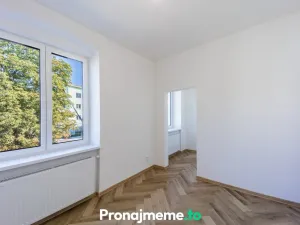 Pronájem bytu 2+kk, Znojmo, Pražákova, 45 m2