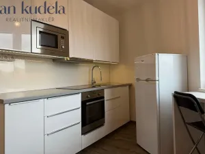 Pronájem bytu 1+kk, Brno, třída Generála Píky, 36 m2