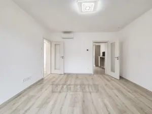 Pronájem bytu 2+1, České Budějovice - České Budějovice 7, Lidická tř., 55 m2