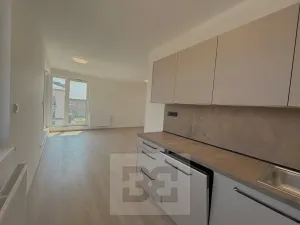 Pronájem bytu 2+kk, Pardubice, U Sportovní školy, 59 m2