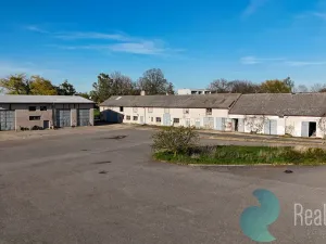 Prodej výrobních prostor, Chotětov, Husovo náměstí, 3000 m2