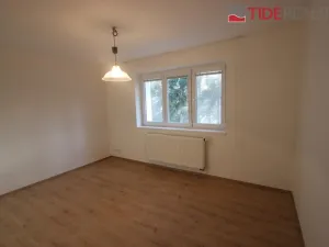 Pronájem bytu 2+1, Praha - Uhříněves, V bytovkách, 60 m2