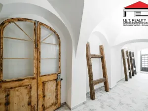 Prodej kanceláře, Frýdek-Místek, Zámecké nám., 74 m2