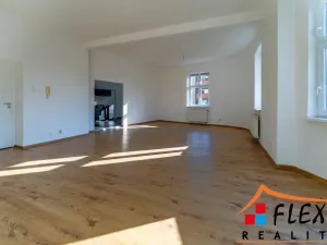 Pronájem bytu 2+1, Ostrava, Korunní, 105 m2