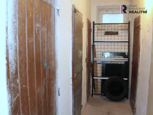 Pronájem bytu 2+1, Karlovy Vary - Rybáře, Majakovského, 54 m2