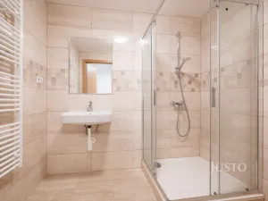 Prodej rodinného domu, Praha - Libuš, V Hrobech, 279 m2