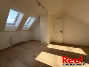 Pronájem bytu 3+kk, Pohořelice, U Kasáren, 69 m2