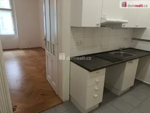 Pronájem bytu 1+kk, Praha - Vršovice, Na spojce, 29 m2