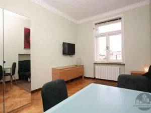Pronájem bytu 1+kk, Praha - Vinohrady, Uruguayská, 22 m2