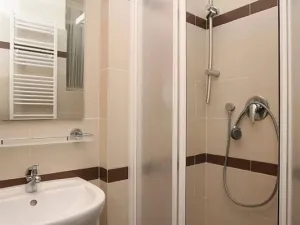 Pronájem bytu 1+kk, Praha - Vinohrady, Uruguayská, 22 m2