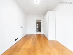 Pronájem bytu 2+kk, Praha - Smíchov, Grafická, 66 m2