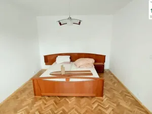Pronájem bytu 1+1, Cheb, Americká, 36 m2