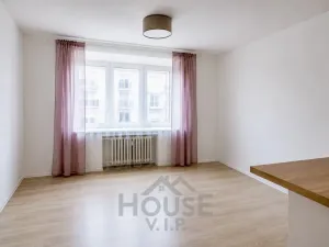Prodej bytu 1+kk, Praha - Podolí, Dvorecké náměstí, 31 m2