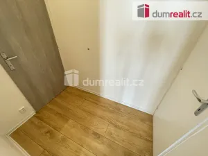 Pronájem bytu 1+kk, Praha - Smíchov, Na Valentince, 42 m2