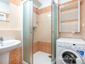 Pronájem bytu 1+kk, Praha - Kyje, Farkašova, 32 m2