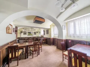 Pronájem restaurace, Doksy, Komenského, 261 m2