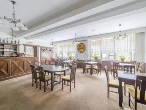 Pronájem restaurace, Doksy, Komenského, 261 m2